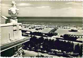 RIMINI-VEDUTA-DALLA-SPIAGGIA-1956