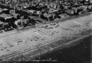 RIMINI_PIAZZALE_TRIPOLI_VISTA-AEREO-1960