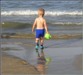 in spiaggia con i calzini nei piedi